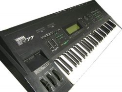 YAMAHA SY77 Music Synthesizer Keyboard